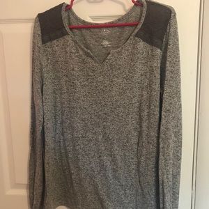 Long sleeve tee